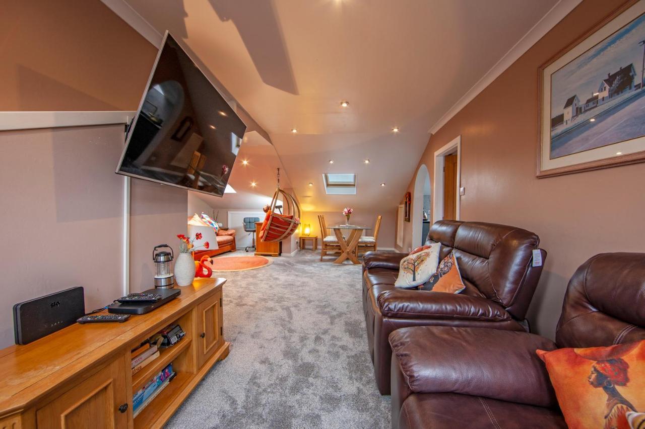 Premium 2Nd Floor 2 Bed Apt Sleeps 4 Adults In Oban Town Bagian luar foto
